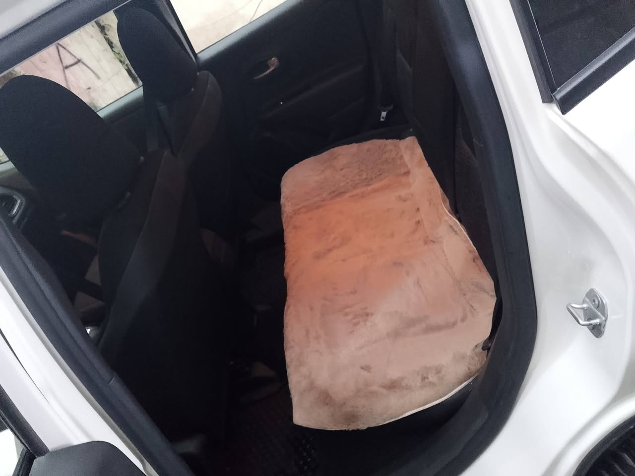 السلام عليكم
جيب رنكد موديل 2023

محرك 1300 تيربو

السيارة شبه زيرو ماشيه 17 ألف 

جديده كاملة من كلشي مابيه اي نقص

اي تفاصيل تفضل خاص وتدلل 

السعر 155 وبيها مجال

‏‪0772 768 9482‬‏
