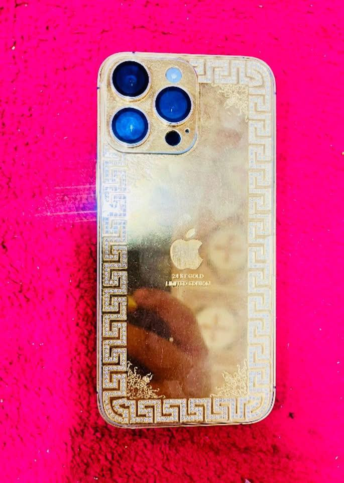 ايفون 14 برو ماكس مطلي ذهب وبي كرستال   وبطاريه 80   ذاكره 256  سعر 900
***********
