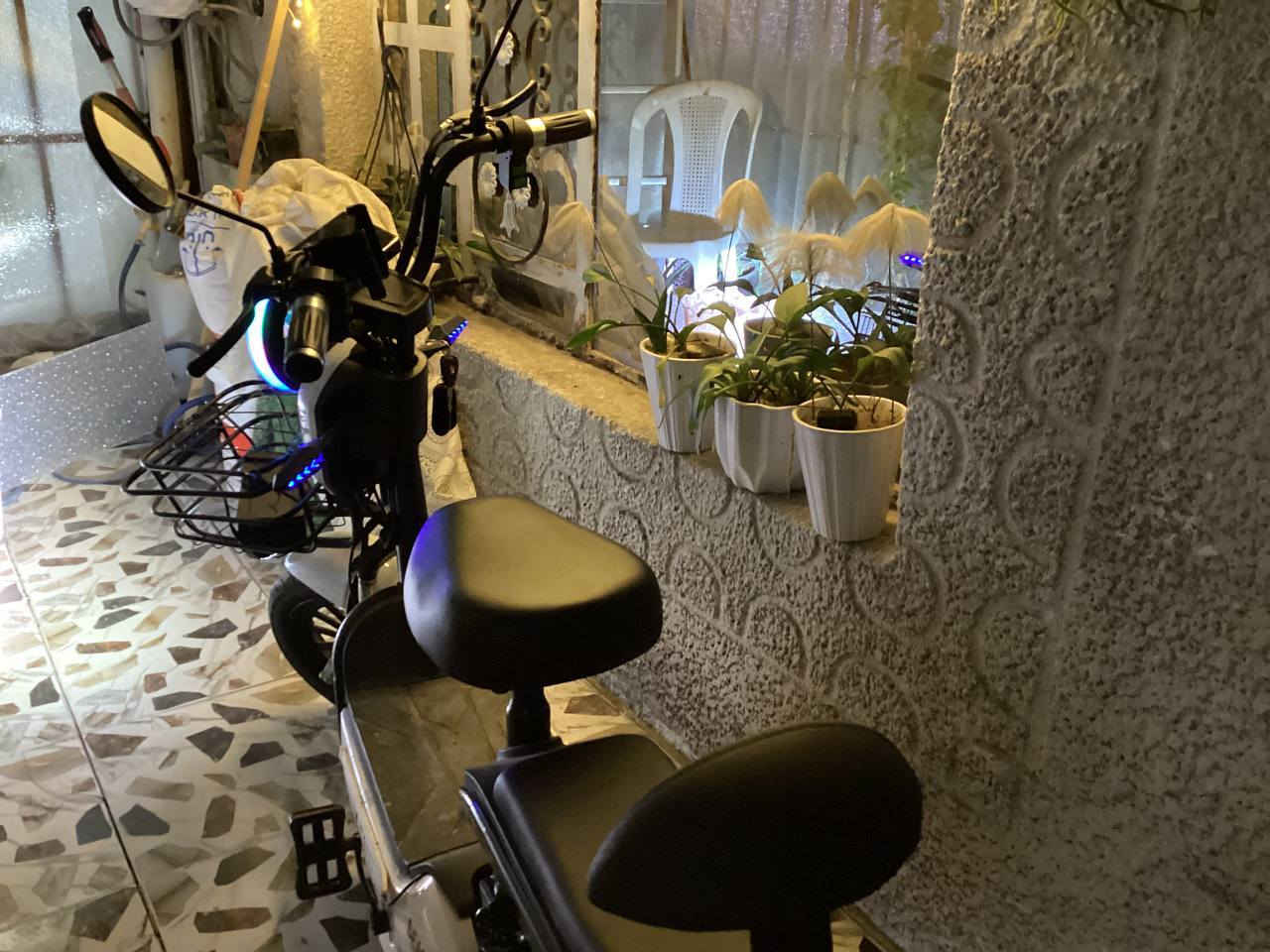 دراجة شحن حجم 14جديدةبس مفتوحة من كارتونة تشغيل كارت وسويج  
سعر  450 الف 
عنوان بغداد حريه دور نواب ضباط شارع المشجر 
رقم الهاتف ***********
