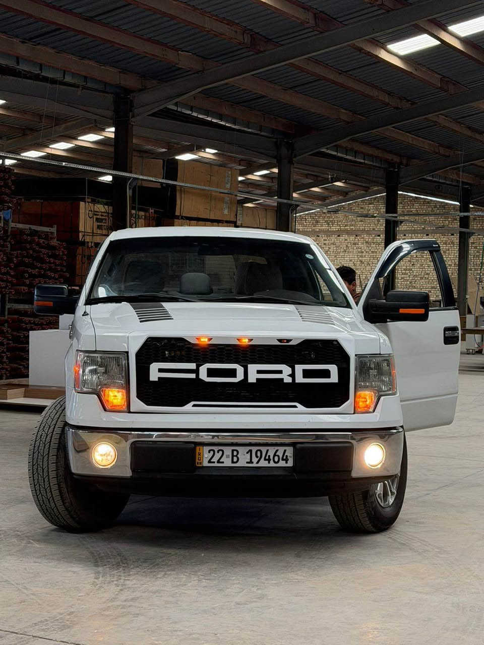 للبيع فورد F150 موديل 2011
خليجيه وكاله نيفا  
سيارة قوية ونظيفة وجاهزة للاستخدام
محرك كير تبريد تدفئه صدر كله جاهز 
 بدون أي مصاريف.
✅ وارد خليجي  
✅ محرك 8 سلندر 5000 المرغوب
✅ تدفئه تبريد شغاله بدون اي ملاحظات 

المواصفات:  
• باب طويل بدي قصير  
• ويل 18 مال جمسي حديث  سعره 800   
• شاشة + كاميرا خلفية  
• كشن منفصل  
• درج في باب البدي لسهولة الاستخدام  
• اضافة منظومة غاز 80 لتر (اقتصادية بالصرف)

⚙️ الحالة:  
المكينة، الكير، التبريد والتدفئة كلها تمام وجاهزة.

📄 السنوية: أربيل باسمي – تحويل مباشر  
📍 المكان: بغداد

💰 السعر: 140 قفل سعر نهائي

📞 الاتصال: *********** بغداد, العراق
