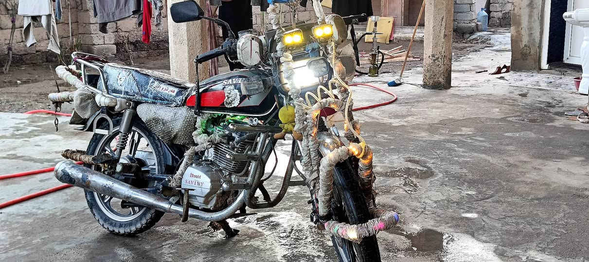 دراجه سيفان موديل 2020 
دراجه مجنبزه على اخر شي يعني فول ناعمه بل مشي بيه بدايه صرف خفيفه كهربائيات كلها شغاله الكشر نضيف شرط الفحص رايدها مراوس بسيفان موديل 21/22 مكان بيجي الحي العصري 
***********/هـ
