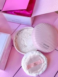 بودرة يارا • ريحة فواحة • ملمس مخملي