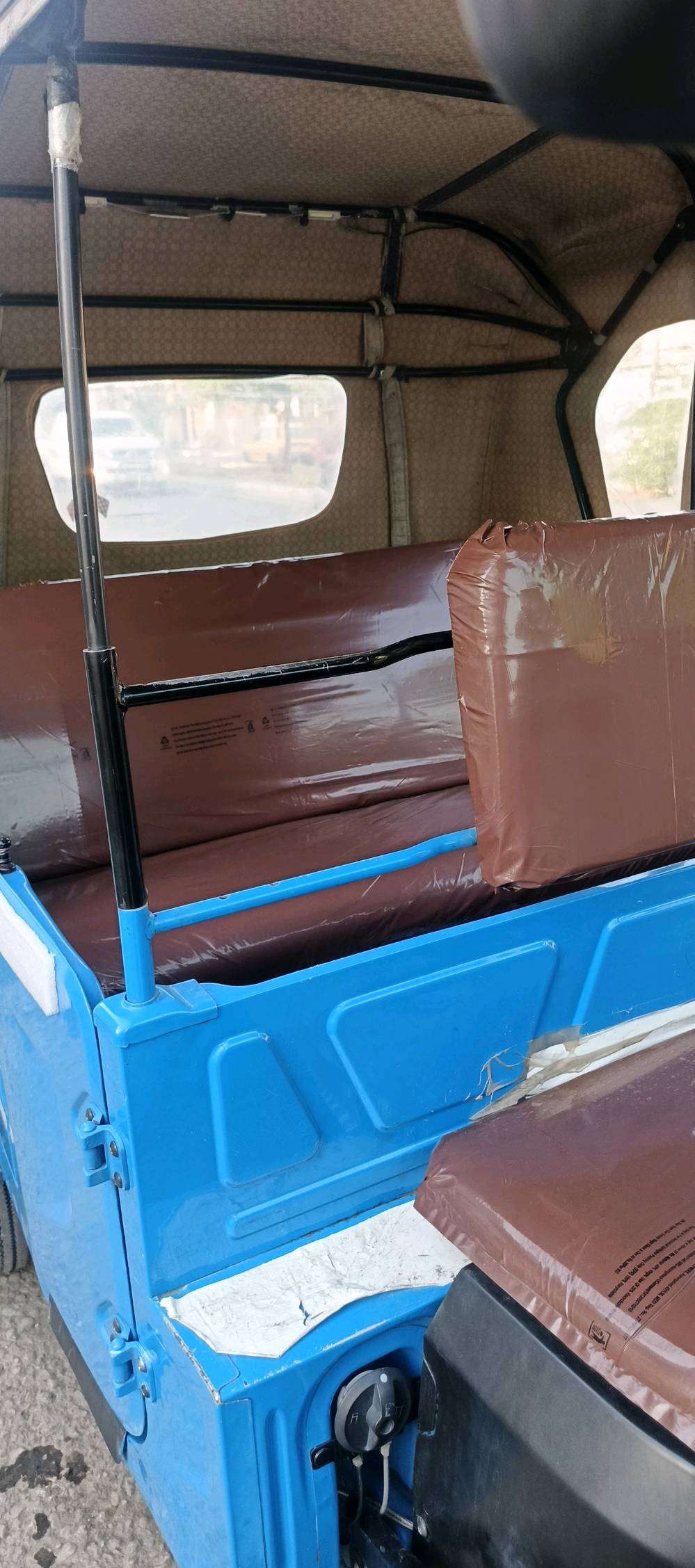 تكتك 22 شهر 9 مرقم كربلاء تحويل ثاني يوم بأسمي
بيها ضربة فوك الجاملغ الايسر ومعدلة ع حار يعني معجون وصبغ ما مبينة التكتك خير من الله ربع مذب عليها گبل للشارع
  مكاني كربلاء حي النضال التكتك نصبة حلوه وشوفت عينك واحلا من الصور ما تعجبك الله يسهلك بغيرها
***********