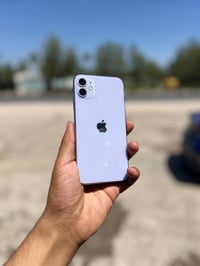 ايفون 11 • ٦٤ جيجا • بطاريه ٧٦%