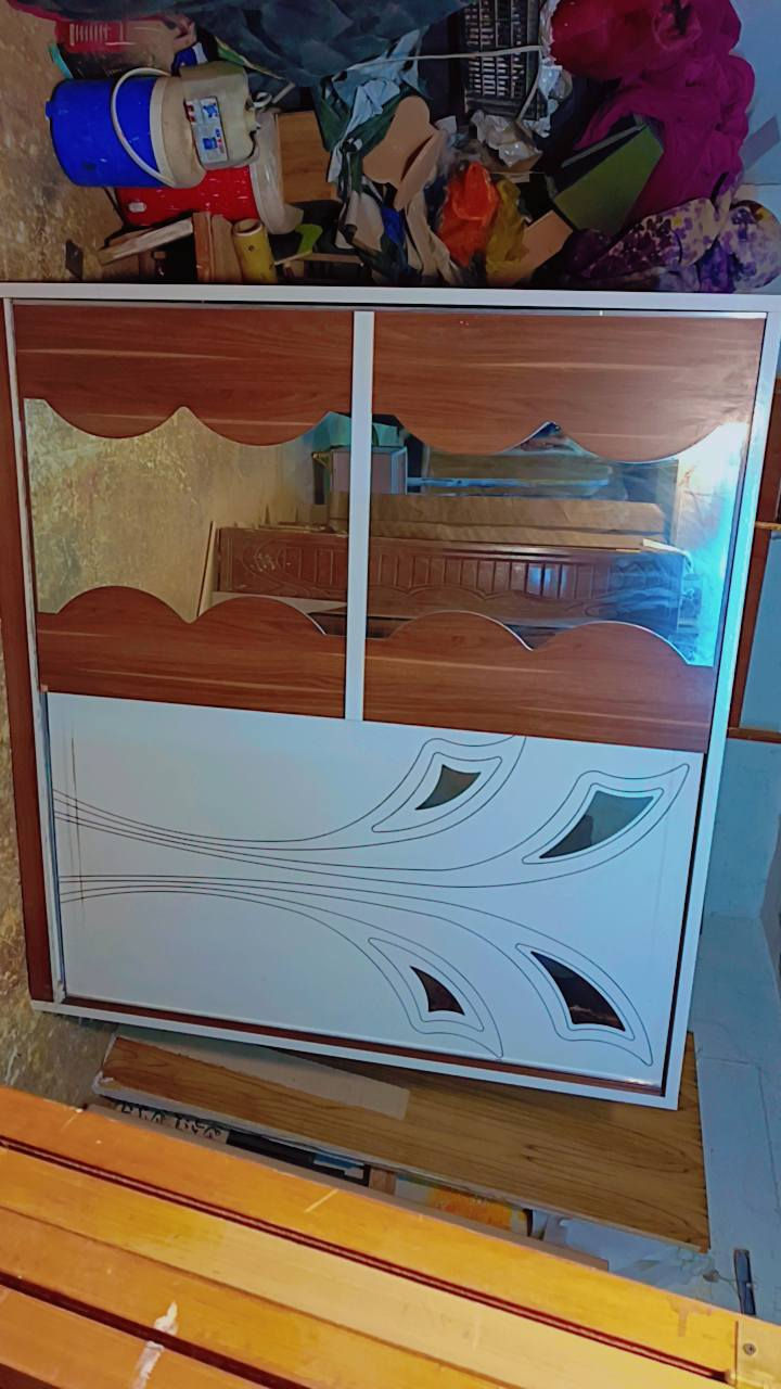 كنتور 4باب سلايت نظيف 
سعره 150وبيه مجال بسيط
عنواني ناصرية تقاطع رايات 
للاستفسار الاتصال على رقم الهاتف 
***********
