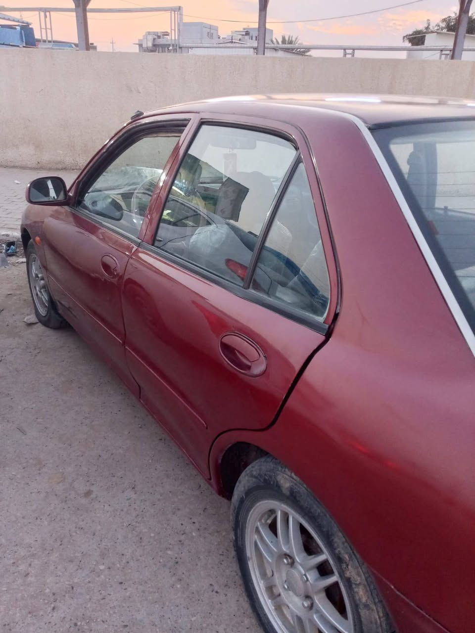 سلام عليكم بروتون البيع 2005 السياره مصبوغه عام الجماليه فقط سياره جاهزه اي نقص  مابيه
 كهربئيات جاهزه حداديه جديده تخم تايرات جديد محرك نظيف السعر 35 وبيه مجال رقم الهاتف ***********
