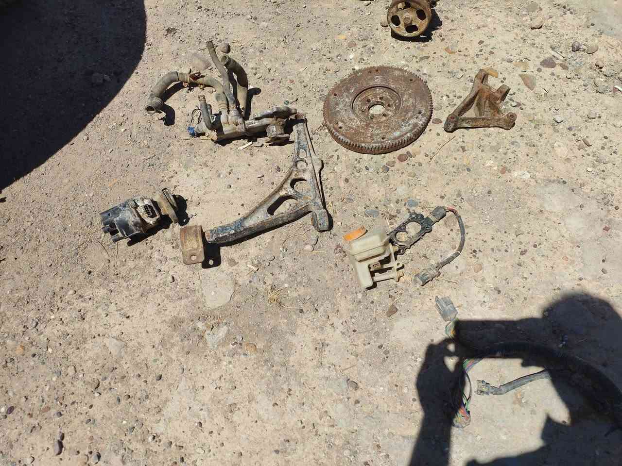 سلام عليكم غراض سني 91 كير مال كصه وسلف ومشطين وديلكو وضفيره واتربب وباور وهاي الغراض الباقيه كلهن 300الف 
رقم اتصال ***********
