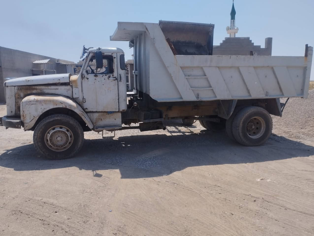 سكانيا 111مكفول كفال عام محرك لا صرف لا بخار كير شرط موديل 82سعر 80ورقه هاتف ***********
