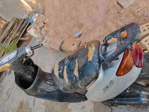 السلام عليكم دراجه 60للبيع للستفسار مكاني بغداد الحسينيه شارع المرور السعر 80 وبيها مجال غير شغاله عوزه اشياء بسيطه الرقم *********** نضافه المكينه فوول
