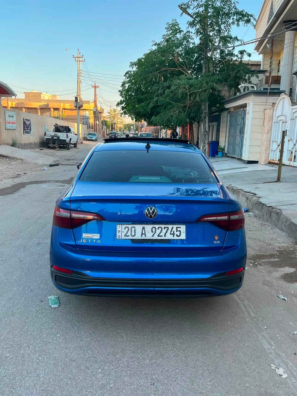 السلام عليكم للبيع 

 Volkswagen Jetta 2024 وارد أمريكي 
فول مواصفات SE
بصمة أبواب + تشغيل 
تشغيل عن بعد 
بانوراما 
مقاعد جلد 
مقعد كهربائي 
رادات امامية + خلفية 
نقطة عمياء
سايد بريك كهربائي 
محرك 1500turbo
شاشة كبيرة 
Apple CarPlay 
انارة LED امامية خلفية 
إطفاء ذاتي

ماشية 24,000mi
السيارة حادثها البنيد والجامرلغ صبغ
 بدون دواخل والسونار مرفق بالمنشور
السعر 15,700$ وبيها مجال
العنوان ديالى بعقوبة 
للأستفسار الأتصال على الرقم ***********
