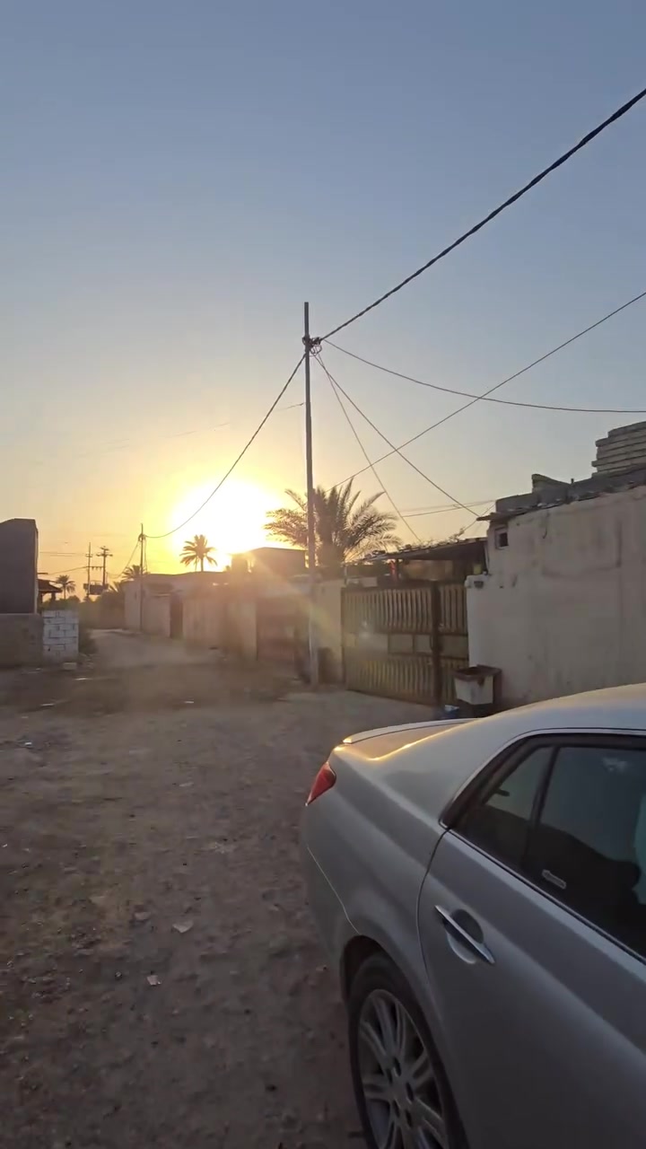 سلام عليكم للبيع البيت200بالسند واقع حال 190 يحتوي على مضيف خارجي صب هوه والطارمه  صحيات خارجيه سندويج البيت كذلك يحتوي على غرفيتن نوم حمام داخلي مطبخ  عكاده الداخل العنوان بابل النيل بحريه شارع بحريه للاستفسار ***********

