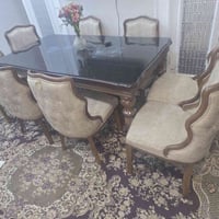 ميز طعام ٨كراسي جديد يوم،واحد صار من شترينا مكاني صغير   سعر ١٢٠٠ مكان...