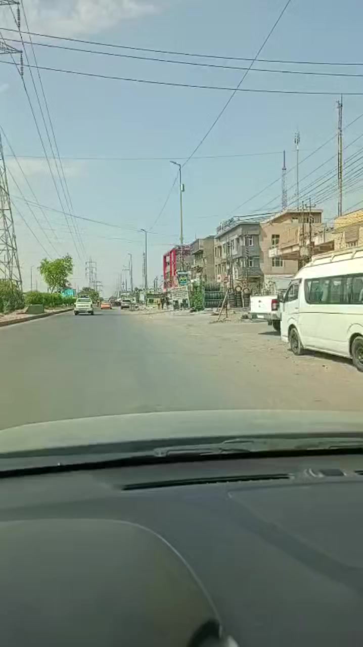 دار 150 م
ملك طابو صرف توزيع سنة 2001 لضباط الجيش
طابقين
استقبال ومطبخ حار وبارد صحيات خارجيه صاله غرفة نوم وصحيات ودرج دائري مع منور
بناء الطابق الاول نهاية سنة 2015
الارضيه مرمر عماني
الطابق الثاني بناء سنة 2021 ٣ غرف نوم وصاله وصحيات
ارضيه بورسلين هندي بايات درج مرمر
بيتونه 5×4
نواقص المنور والسطح من الداخل غير ملبوخات
كذلك مثل مامبين بالمقطع الواجهه غير كامله
للاستفسار الاتصال
***********
اعتذر عن ذكر السعر بالتعليقات
الراغب بالشراء يتصل
عل خط او واتساب
