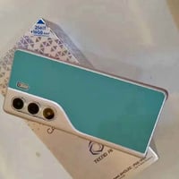 ذاكرة ٢٥٦ • رام ١٢ • بطارية ٥٢٠٠