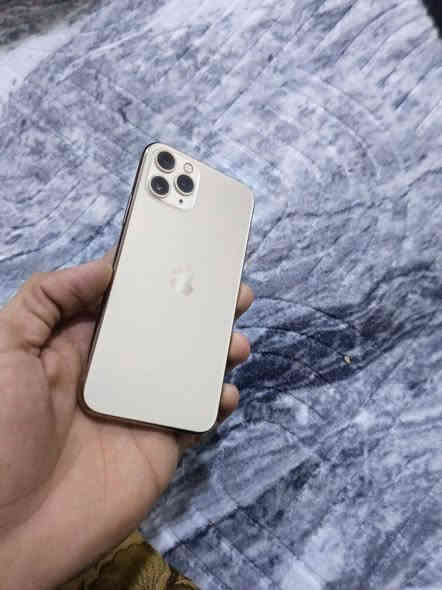 11 ابرو 
كله ابلادي نضيف حيل 
كله ع شركه بطاريه 80
شاشه ابلاد
ذاكره 256
فيس ايدي شغال 
كامرات ٫صوت ٫سيم كله مكفول 
جهاز مواصل مصلح 
كسر بالمس ممبين كلش بسيط 
سعر 240
***********
