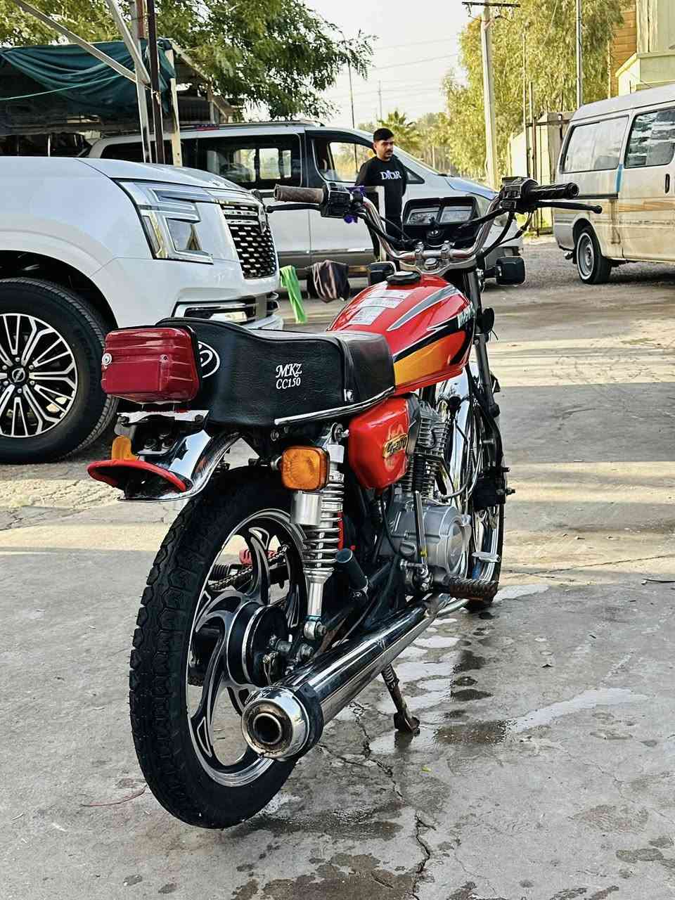 سلام عليكم ماطور مكينه ٢٠٠ إيراني اصل للبيع شلعه معدل
موديل ٢٠ ماطور كله مختم مكز 
سعر ٥٠٠بي مجال بسيط مراوس هم يرهم 
رقم ***********
