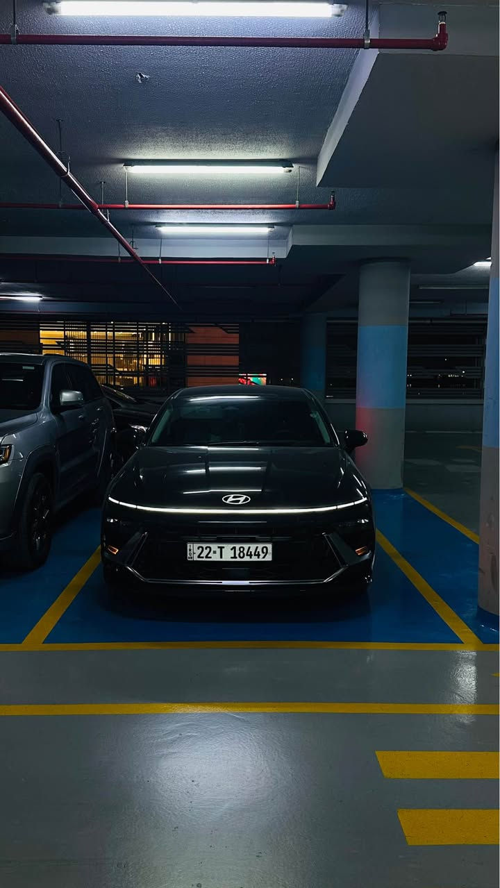 سوناتا 2024 امريكي
فئة SEL 
ماشية 19 الف كم 
لون اسود 
شكل جديد
فول ماعدا فتحه
اوتو هولد 
مثبت سرعه
رادار 
نقاط عمياء 
شاشة متصل كير علاك
السياره كلين بيها بارد بالباب الي خلف الصدر
والجاملغ ولسه مامرجعه BDR 
السياره كله محسن 
دهن موتول ماناقصها شي 🩵
واتساب + اتصال موجود 
سلامتكم
*********** كربلاء, العراق
