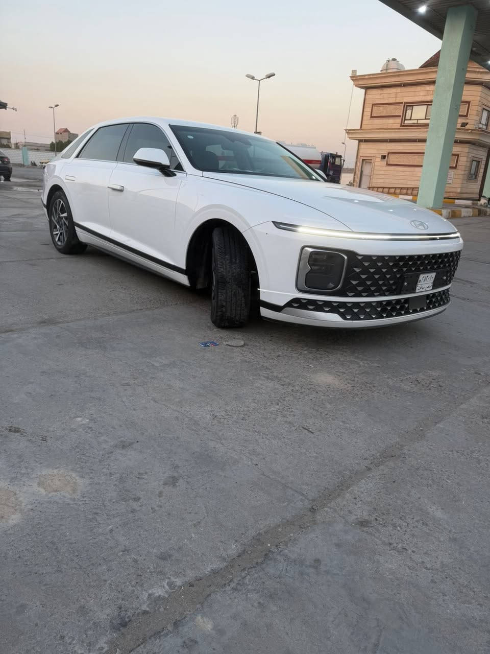 السلام عليكم ازيرا كراندر الشكل الجديد موديل 2023 وراد كوري غاز  6 سلندر قطعه وحده صبغ من كوريه المواصفات كشن مساج فول واحد ع واحدجنطة كهرباء الكشنات جلد كهرباء فول تحكم كهرباء ستيرن كهرباء ستيرن حار بارد الكشنات حار بارد 5 كاميرات حساسات امامية خلفية رادارت امامية وخلفي تشغيل عن بعد وبردة خلفية وبعد هواي مواصفات للاستفسار الاتصال *********** مكان البصره ترهم مراوس حسب القناعه السعر225 وبيها مجال بصيط
