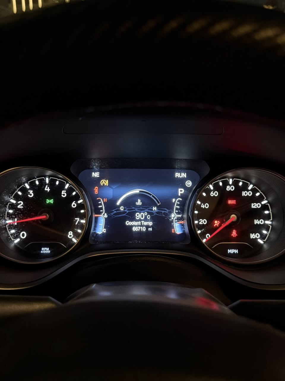 𝑱𝑬𝑬𝑷  𝑪𝑶𝑴𝑷𝑨𝑺𝑺  𝑳𝑨𝑻𝑰𝑻𝑼𝑫𝑬   𝑨𝑾𝑫‏
‏4x4
موديل2018
دبل اكسل

⭕️حادثها سخيف طخه بدعاميه الاماميه بامريكا مثل ماموضح بصور والجنطه بالعراق ممصلحه ⭕️

ماشيه٦٦ الف ميل

بصمة
تشغيل عن بعد 
رادار امامي و خلفي وجانبي
صندوق شفت 
تبريد قطعتين
كشن جلد
كشن تدفئة 
ستيرن تدفئة
كشن كهربائي 
شاشة كبيرة
نظام GPS
شحن موبايل وايرليس
تحكمات ستيرن
تحديد مسار
تثبيت سرعة

🪫
السعر :136 وبيها مجال
للاستفسار ***********
