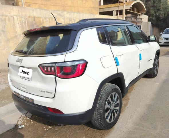 السلام عليكم
جيب كومباس لمتد 2018 اللون ابيض
توو كلر قماره سوده بلادي فول مواصفات عده البنوراما
شاشه جبيره
كشنات جلد كهرباء 
تشغيل عن بعد
اوتو ستوب
اشاير بلمري
ويل كب كروم
ضررها جاملغ وبنيد 
صور حادث بالمنشور
السعر ١٣٠ ورقه مكان الدوره شارع ٦٠ ابو يوسف ***********
