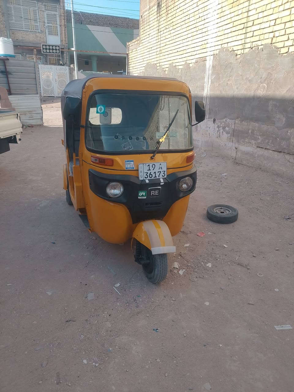 سلام عليكم اخوان هاي تكاتك موديل 18 رقم سنويه بسمي هزه جديدة تحويل ثاني يوم تكاتك  ألف ما تصرف عليها سعرها ،5200 بيها مجال عنوان كربلاء امن داخلي ***********//***********
