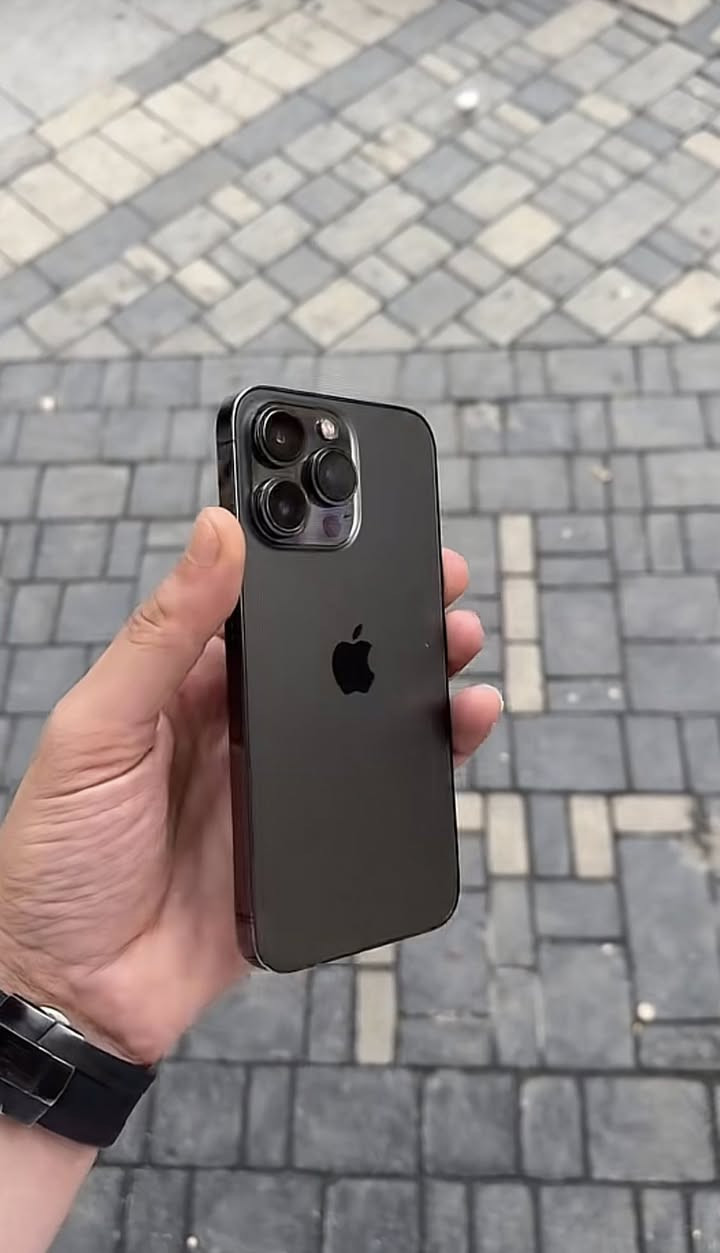 السلام عليكم ايفون13برو ماكس نضافه98‎%‎ مكفول من العطل وتصليح كفاله عامه بطاريه 96امريكي نموذج m بدون كارتون سعر 720بي مجال حك الجيه رقمي متواجد واتساب فقط ***********
