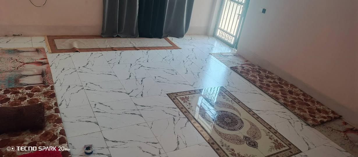 بيت لبيع حله ورديه خارج بناء حديث216م لتواصل ***********
وبسعر مناسب بناء كامل 200م
