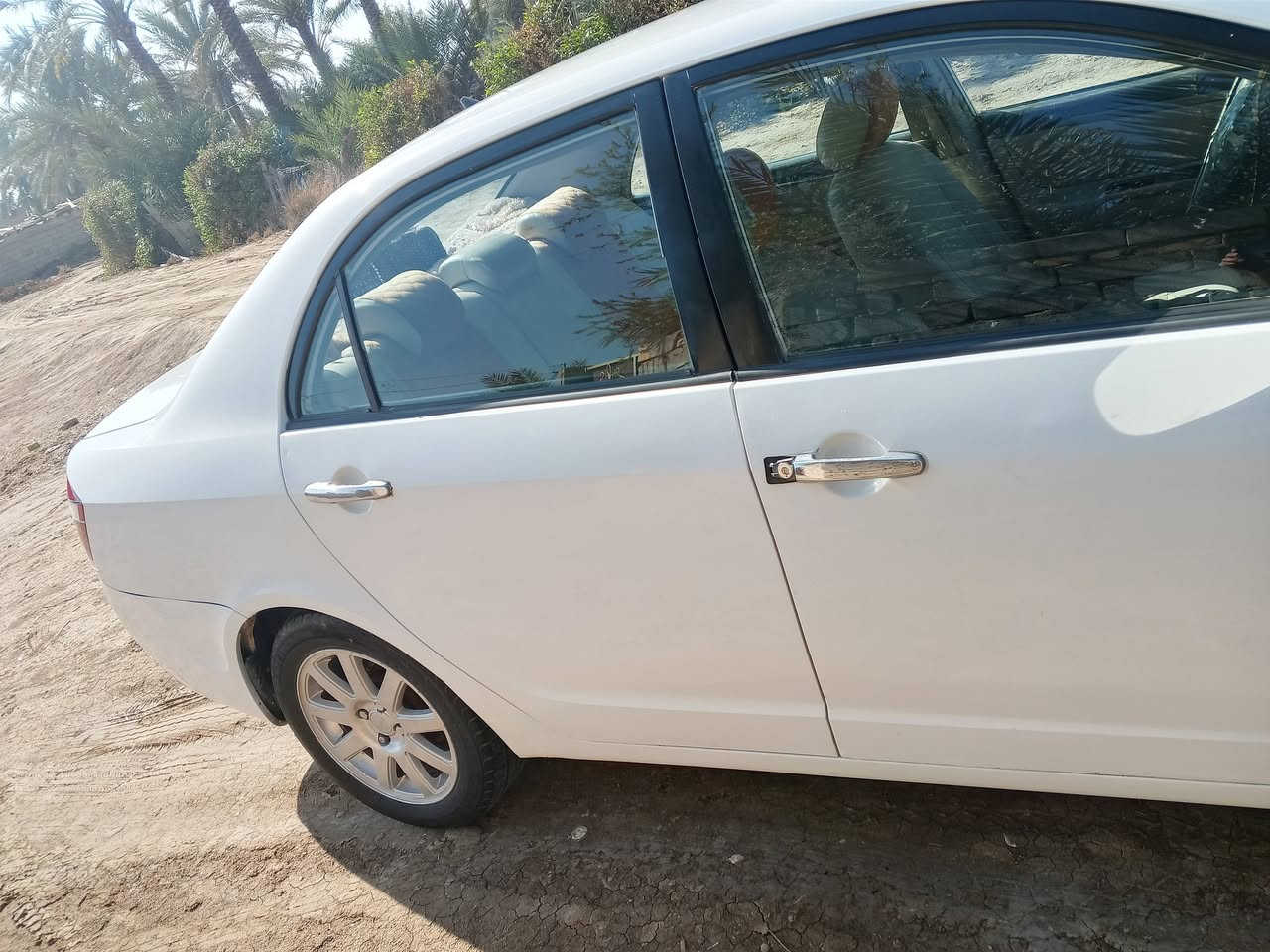 جيلي موبل للبيع 2012 رقم بغداد انكليزي جديد سنوية ل2028 بيه هلالة معمرات وبيه مكان صبغ بل جاملغ امامي جه سايق مكينه وكير مكفولات كهربائية كله شغاله السعر50وبيه مجال مكان الدوانيه قضاء عفك الاستفسار عل رقم ***********
