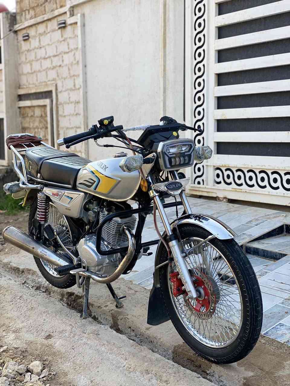 السلام عليكم تايكر 2025 محرك ما مفتوح نضافه 100% تايرات جوبلس جدد دراجه حيل نضيفه شلعه معدل فولل كهربائيات كلهه شغاله كامله مكمله دراجه خير من الله مكان ديالى بعقوبة رحمه سعر خاص تفاصيل خاص او تتصل *********** 🩶
