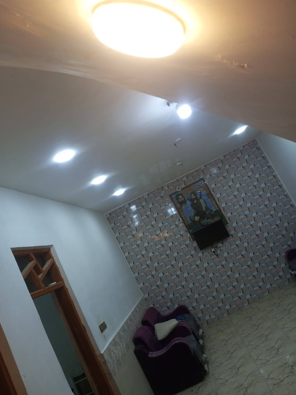 🏠بيت بيع مكان حي امام الرضا ركن على شارعين ☎️العاتف:***********
