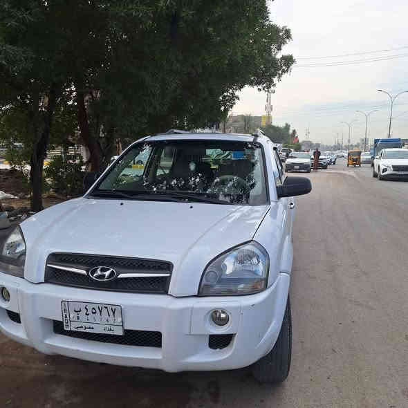 السلام عليكم توسان 2009 سياره فول فتحه ماشيه 154سياره بيه رشات صبغ ابيع قطع ٤ السعر 110 وبيه مجال
رقم بغداد 
مكان سياره بغداد البلديات 
رقم الهاتف ***********
