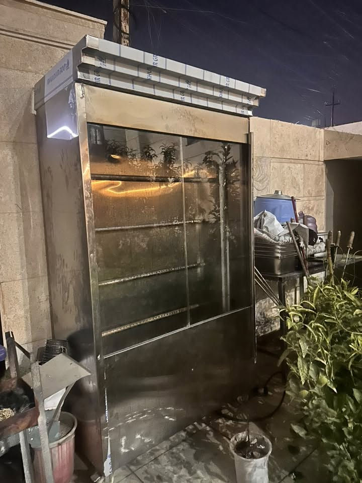 متوفر 
شواية 8 شياش + طباخ 5 عيون + حماية 6 بلانكات + ميز متر ونص + سنك مترين حوض جناحين  كله سل ستيل غذائي جديد مستعمل سبوعين تقريباً فقط البيع كامل 
***********

