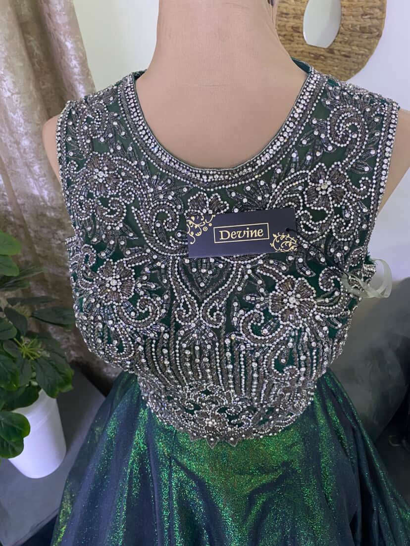 هلو بنات🙋🏼‍♀️🌸🌸
فستان للبيع ملبوس مرة وحدة جديد بعدة بالعلامة اخذته من ديڤاين- المنصور بـ٥٠٠ الف اريدة بـ ٣٥٠ متكون من توب وتنورة بڤ التوب مشغول ستون ثقيل فضي كلش راقي باللبس.

للحجز مراسلتي على الخاص💌


**إذا كنت صاحب هذا الإعلان وتريد حذفه لأي سبب، رجاءا أرسل رسالة إلى الدعم الفني**