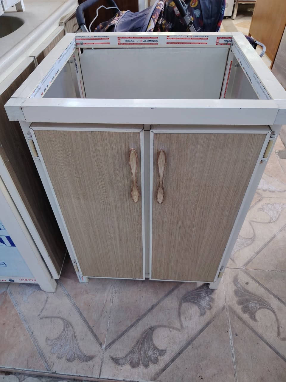 اغراض مستعملة للبيع
***********
***********
