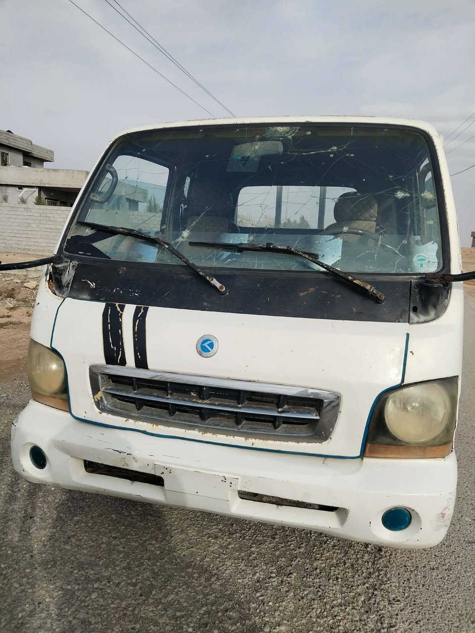 السلام عليكم
كيا حمل للبيع موديل 2002

سياره مكصوص مامسجل

محرك كير بل شرط (محرك معمر جديد نشاط فول)

تايرات نص عمر

صدر جديد 

ايعوزها ترتيبات شوي

السعر 36 وبيها مجال

شراي اتصل ***********
