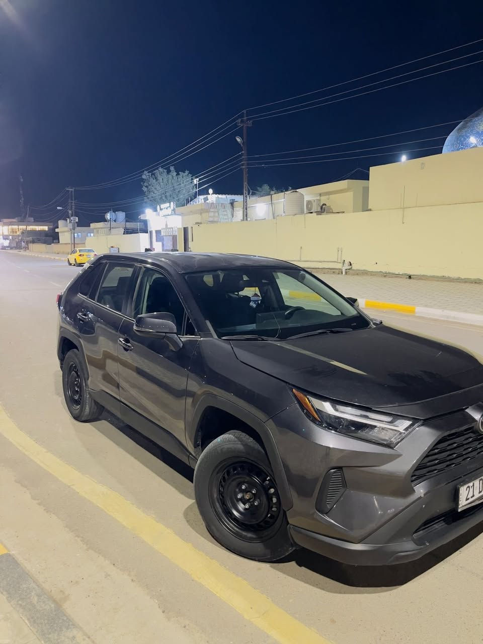 السلام عليكم للبيع رافور موديل 23 الضرر مرفق بالصور السياره تخم تاير صدر جديد ماشيه 65وقابله لزياده 
السعر 220وبي مجال بسيط لتواصل عل الرقم ***********
