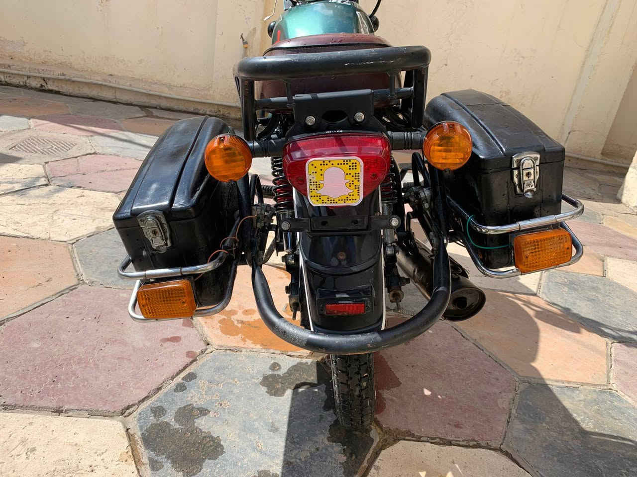 السلام عليكم دراجه دايوان موديل ٢٤دراجه فول مناقصها شي نضافه مكينه كلها تمام دراجه ماعايزها شي كلها شغاله من طول للطول نضافه شوفت عينك  دراجه ماشاء الله عليها سعر مليون وربع ١٢٥٠بيها مجال للشراي اتصل ***********رقم
