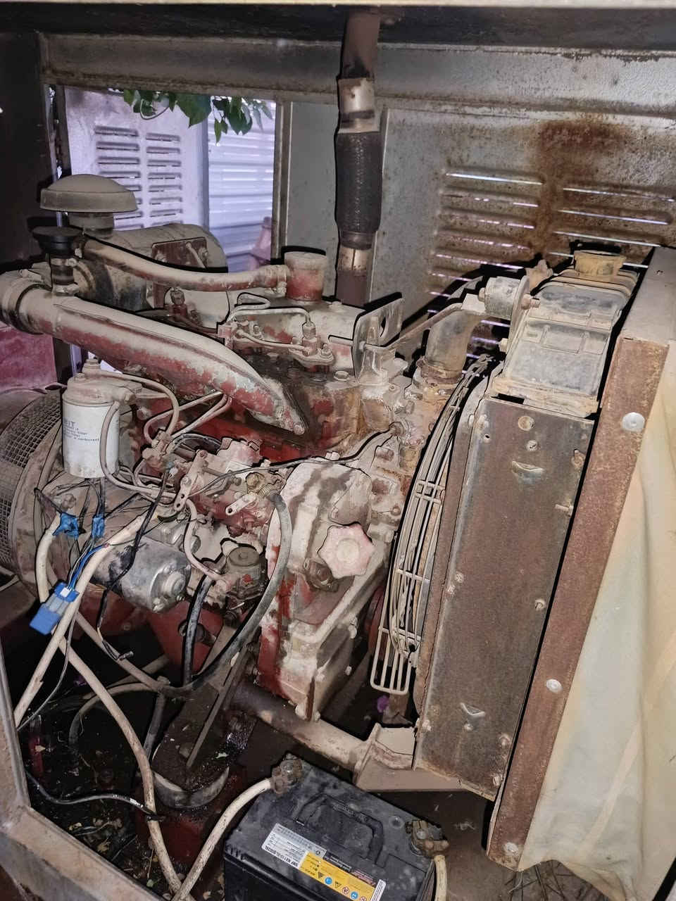 السلام عليكم مولد أڤيكو ايطالي للبيع 3سلندر صرف طبيعي محرك وملف بلادي ، توليد32 گيڤي المكان المشاهده مقابل منشأة نصر للأستفسار ***********  ، ***********  مكلف بالنشر
