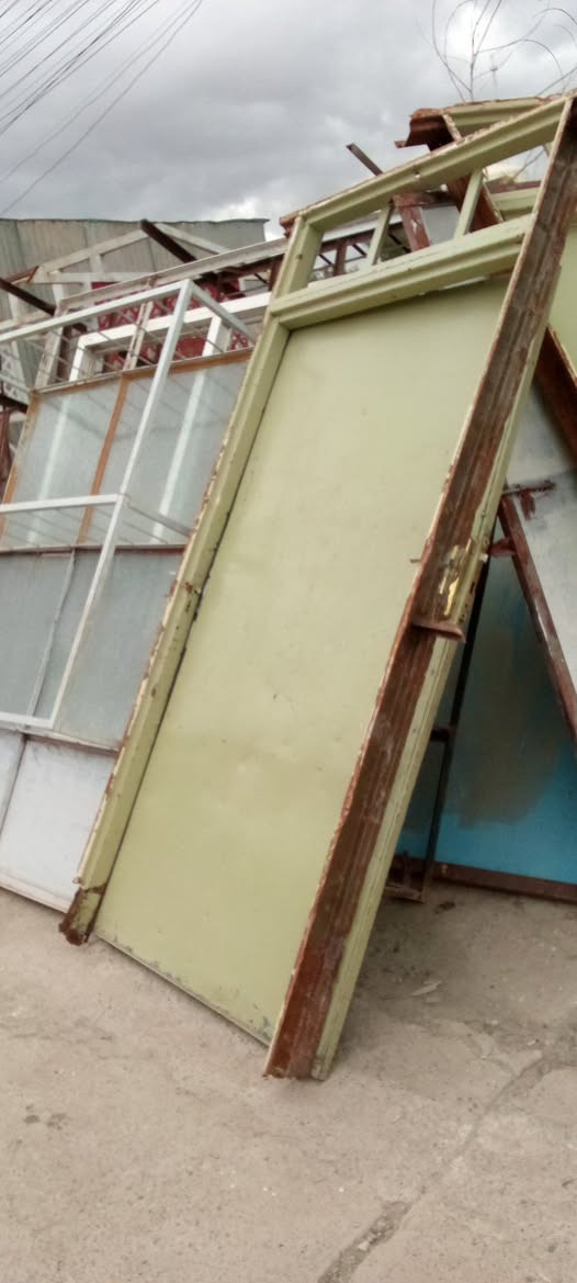 متاح ابواب شبابيك مستعملا ***********
