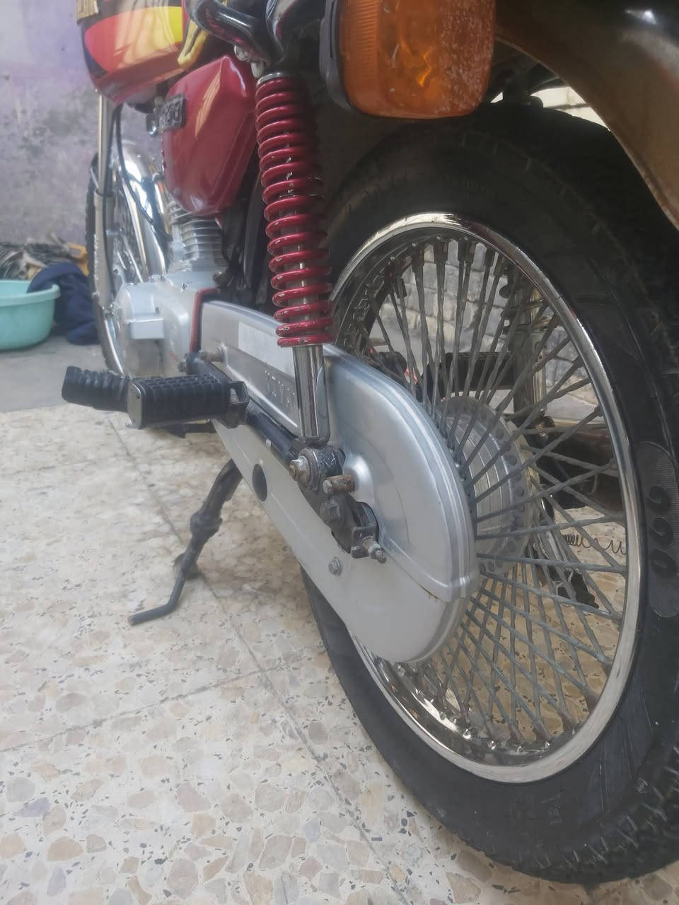 السلام عليكم
ايراني ٤ كير سولنك غطاس!  موديل 2022( اوراق اصولي)
مبدل فقط بستم اصلي و شغل درجة اولى.
و تبديلة دهن يورال الهولندي كل اسبوعين.
كلجات و ملف و فراك كلج و دشلي محرك كلهن جدد و شرط اصليات.
نضافة داخلية و خارجية فول كدامك صور. 
مال دلفري شغل واطلع كلشي بيهة جاهز.
دراجه عمر مابيهة اي نقص.
شغلات الجدد ، بنزات خلفية ، زنجيل ، جاملغ امامي ، بلك ، سويج ، قمجيات كامله ، ستاند موبايل ، صندوك اصلي ، صينيه زنجيل ، جوب امامي و خلفي ، تاير خلفي ، دشلي خلفي ، ربلات حديد..
مابيهة اي نقص عدا باتري كاعد و بوربرن صدر فقطط.
السعر : 400 الف قفل.
رقم اتصال او واتساب : ***********.
مكاني بغداد العبيدي شارع جامع.
