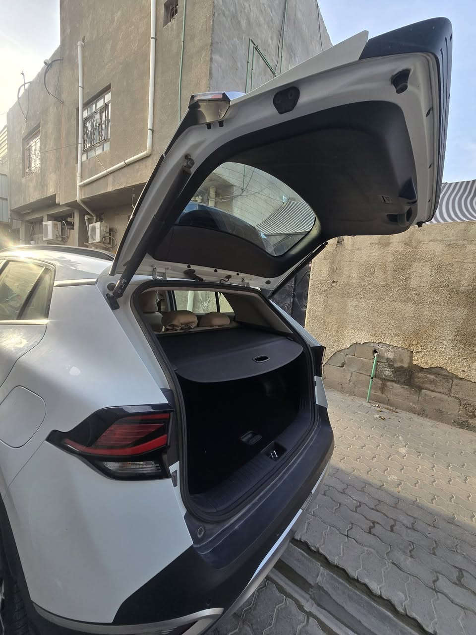 كل عام وانتي بالف خير
اليكم التفاصيل الآتية:👇🏻

♥️ الموديل سبورتج 🔥 2025 🔥
بنراما كامله
♥️ سعة المحرك 2.0L
♥️ مرتبط بناقل حركة أوتو 6 نمر
♥️ عدد AIR BAG 2 
♥️ حساسات أمامية و خلفيه 
♥️ لايت زينون + LED ونشره لكزز لد 
♥️ كشافات  اماميه زنون 
♥️ بك لايت LED
♥️ حجم الاطار ويل كاب كروم 19  
♥️ 4 دسك
♥️ ماسحة خلفية
♥️ اريل نفكيتر 
♥️ مفتاح التشغيل بصمة و تشغيل عن بعد 
♥️ فتح الصندوق كهرباء 
♥️ شاشة Apple Car play
♥️ كاميرا دوارة
♥️ الانارة الداخلية LED
♥️ حركة المقاعد الأمامية كهرباء
♥️ تدفئة المقاعد الأمامية 
♥️ تدفئة المقود
♥️ مثبت السرعة Cruise
♥️ المودات والأوامر الصوتية
♥️ أوضاع القيادة  Drive Mode 
♥️ حساسات ضغط اطارات 
♥️ مقود جلد حياكة 
♥️ شفتات ستيرن 
♥️تبريد بيانو شاشة
♥️قطعتين تبريد 
♥️ ا ABS 
♥️سايد بريك بصمه ا Auto Hold   أوتو هولد
♥️ نظام مانع الانزلاق
♥️ نظام نزول المنحدرات 
♥️ اشارة في المرايا الجانبية رادار 🔥
♥️ مخرج منفذ الطاقة ⚡
♥️شاحن هاتف Wireless 
 السعر 227 وبيها مجال  ماشيه 33 الف        العنوان البصره   للاستفسار ***********
