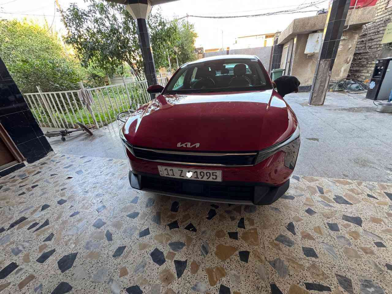 السلام عليكم 
كي فور موديل 25 وارد أمريكي 
حادثها جاملغ أيمن وقبق جنطه 
بدون ايرباك بدون شواصي بدون دواخل 
المسافة المقطوعه 8000 مايل
تبديله دهن وحده فقط 
مرقم بغداد باسمي مميز 💙 
مواصفات  معروفه
 بصمه ابواب
بصمه تشغيل 
تشغيل عن بعد 
اشاره ترحيب 
لد برتقالي نهاري 
شاشه متصله 
قياده ذاتيه 
مثبت سرعه 
مكينه 2000 تنفس طبيعي 
كير 8 نمر 

رادارات محيطيه 
وباقي المواصفات معروفه 
مكاني بغداد الرستميه خلف المرور 
*********** واتساب + اتصال
