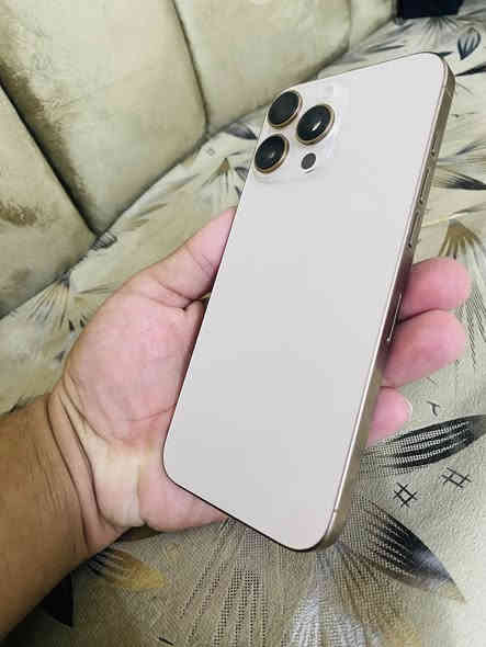 السلام عليكم 
ايفون 16برو ماكس 
ضمان ماستر بطاريه 100
نضيف جداا ما مفتوح 
السعر 1500وبي مجال بسيط
***********
