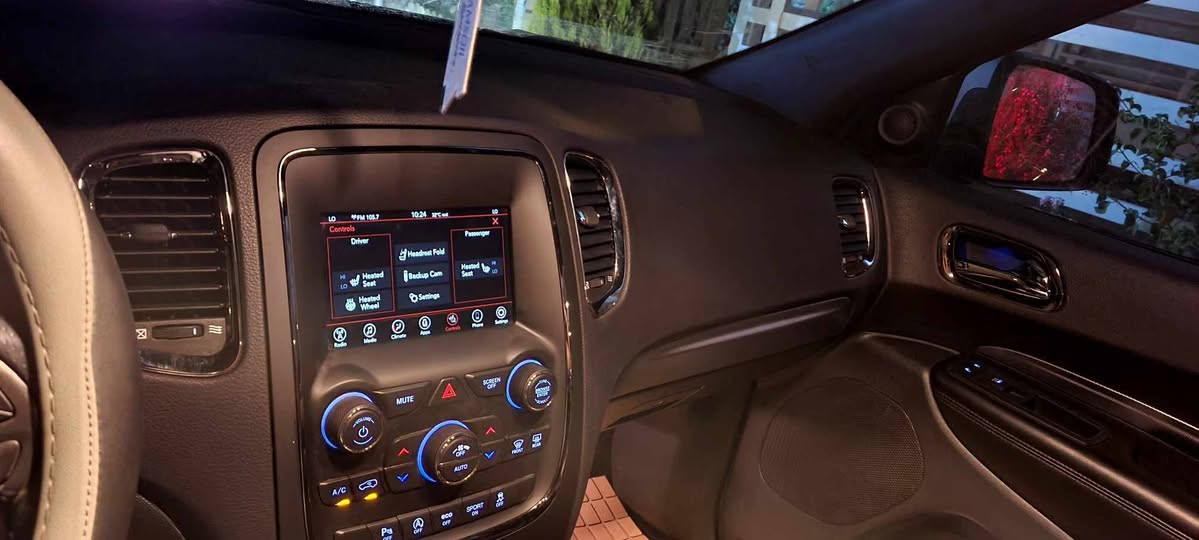 دوج داريجو موديل 2020 سياره جاهزه اي نقص ما بيها حادثها مبين بالصور ماشيه 100,000 السياره ومواصفات جي تي السعر ٢٥٥ للاستفسار ٠٧٨٠٣٧٦٦٥٨----***********
