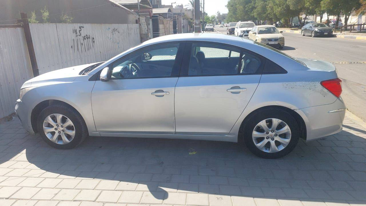 سلام عليكم
كروز خليجي مكينه ١٨٠٠ ايكو تك
بيهه صبغ باب السايق وجاملغ امامي جهت السايق بدون دواخل بدون تبديل وبيهه طخه بل جاملغ العكس السايق 
صدر جديد امامي خلفي تبريد منضومه كامله مابيهه نقص جاهزه
***********
السعر ٨٢ وبيهه مجال 
عليهه غرامه ٩٠٠ الف ينزل من سعرهه يعني  (6) ورقات
