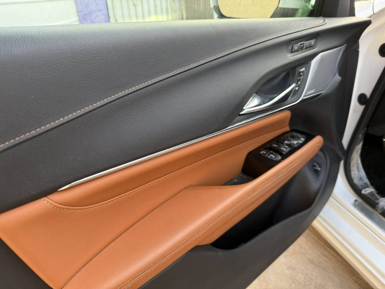 لبيع سيارة Cadillac CT4 موديل 2023واحدة من أجمل وأفخم السيارات الموجودة حالياً ✨
محرك 2700 تيربو أداء عالي وثبات وفخامة بنفس الوقت داخل جلد مشمشي راقي جداً ونظافة استثنائية السيارة استخدام مرتب جداً وبحالة ممتازة من كل النواحي باسمي مباشرة وجاهزة للنقل

السيارة بيها مواصفات وتجهيزات كثيرة توفر راحة وفخامة كاملة للسائق والراكب فحص متاح للجادين والسيارة ما تحتاج أي صرف
ضرر السياره : مدكر امامي مصبوغ + باب كلير من امريكة 

السعر: 240 ورقة وقابل للتفاوض بالمعقول الموقع: البصره 

لأصحاب الذوق الراقي فقط 🌟للاستفسار مراسلة خاص أو اتصال / ***********
