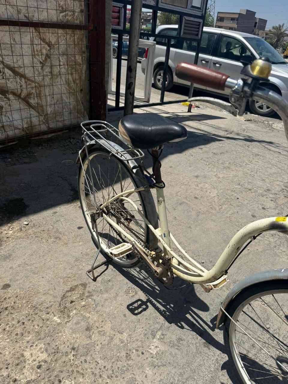 السلام عليكم 
باسكل باله لون حليبي 
اوياله لون مميز حليبي 
لايت ليد امامي 
نقص بس بريك امامي 
بغداد الغزالية  
السعر 60


**إذا كنت صاحب هذا الإعلان وتريد حذفه لأي سبب، رجاءا أرسل رسالة إلى الدعم الفني**