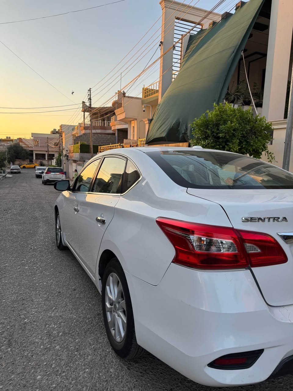 Nissan Sentra 2019 SV
ویل کرۆم
بەسمە
سوکان ڤۆلیۆم تەحدید سرعە
بلاجکتۆر، کامێرا و شاشە
بەس سلاید نیە
سەنەوی بەسەرنەچووە و رەقەمی تازەیە
هیچ بۆیاغی نیە تەنها پشتەوەی جەمبێکی هەیە سندوقیشی نەگرتوە
بۆنیتی یەک کەمێک تەعدیلی ساردی هەیە
نرخی 111 وەرەقەیە 
کەرکوک.
***********
*********** Singapore
