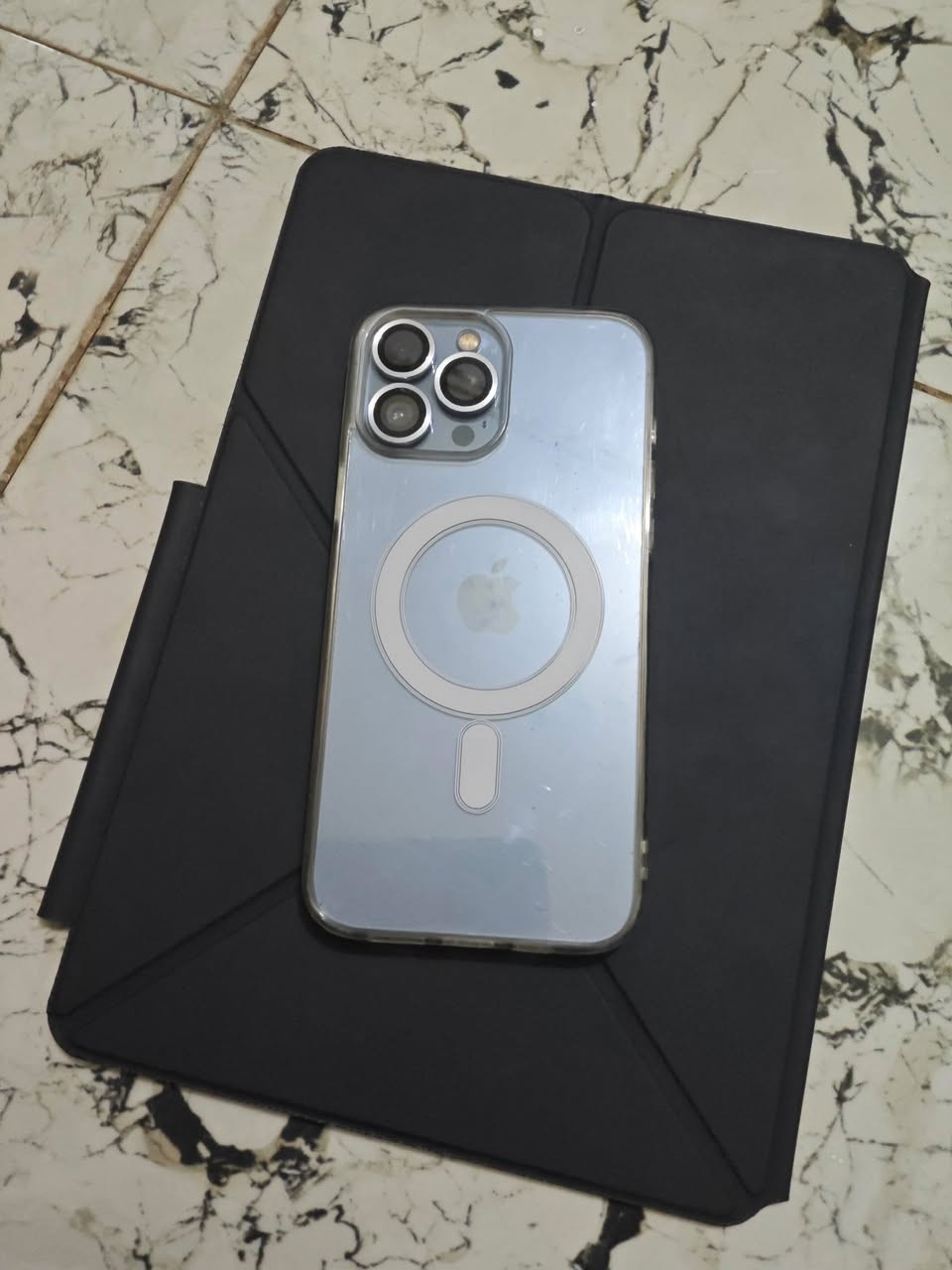 📱 ايفون 13برو ماكس
💾 الذاكرة: 256

🔋 البطارية: 94 مرفوع 

✅ الجهاز شغال بالكامل بدون أي مشاكل

✅ تك سيم شغال طبيعي

✅ الكاميرات شغالة وتصويرها حيل حلو

✅ الصوت واضح

✅ الهزازات شغالة طبيعي

✅ Face ID شغال طبيعي

💰السعر 700 وبي مجال 

📍 الموقع: بابل  – حله شارع 80

🚫 بيع فقط (ماكو مراوس ولا توصيل)

📞 التواصل: خاص أو اتصال مباشر

***********
