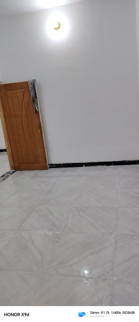 بيت للبيع ويرهم اقصاد مساحه 140م طابو زراعي سند 25 ابيع مستعجل بسعر مناسب
بناء جديد اساس صب بناء بلوك سقف عگاده 
يحتوى البيت على غرفتين وصاله ومطبخ واستقبال مغاسل داخليه و خارجيه 
(ملاحظه الاستقبال بعده هيكل والمغاسل الداخليه  )
الموقع قرب المستشفئ الجديده  خدمات كامله يبعد عن شارع 30 م 
 للتواصل الاتصال على الرقم ***********أو مراسلة  واتساب متوفر

